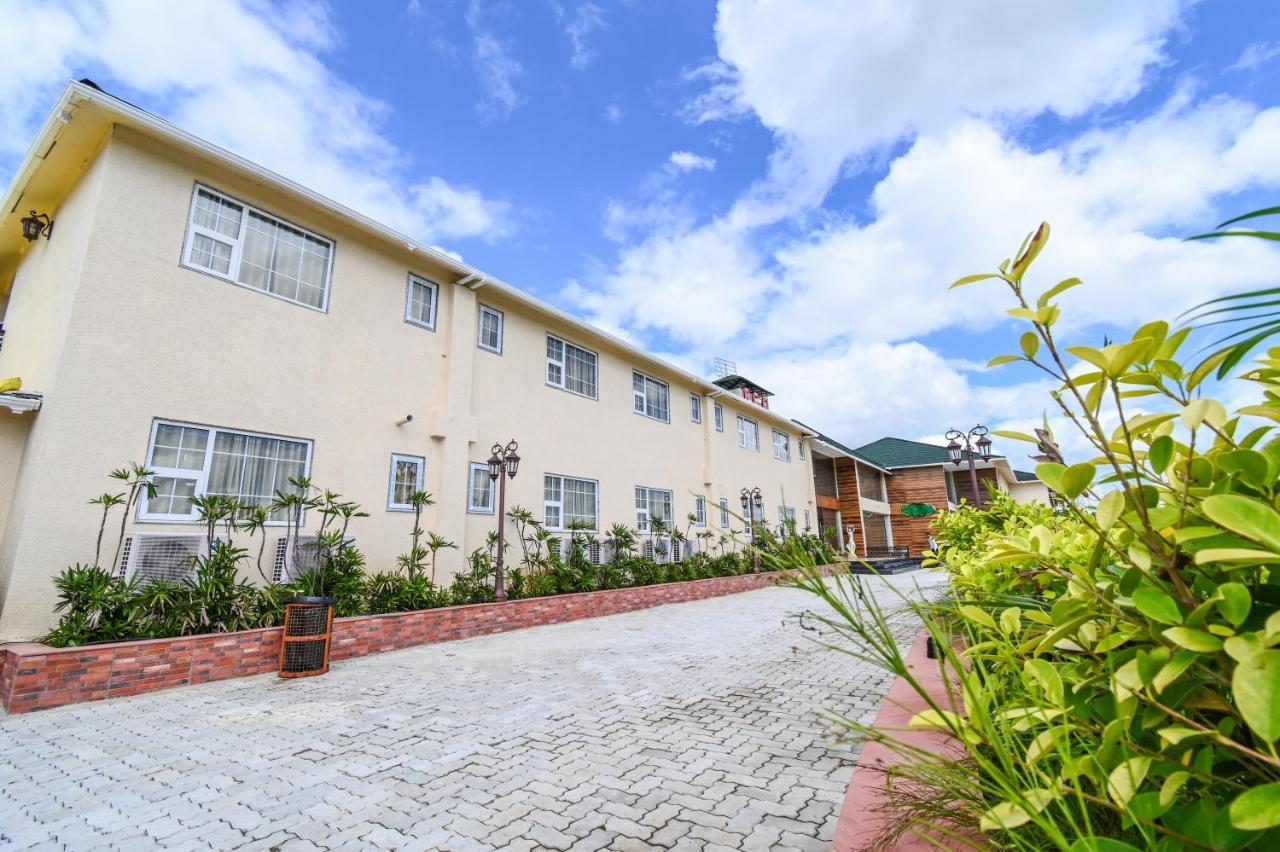 Faith Cricket Club & Resort Bhopal Extérieur photo