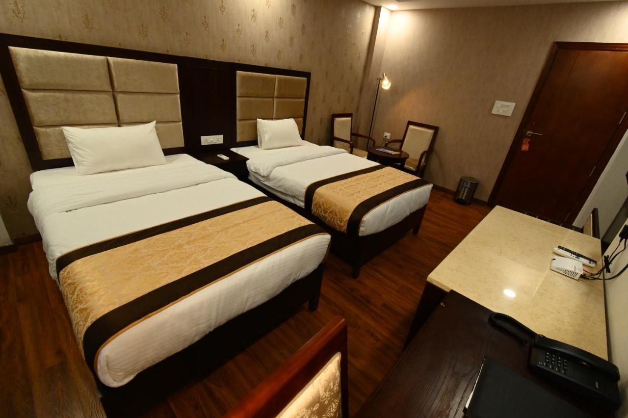 Faith Cricket Club & Resort Bhopal Extérieur photo